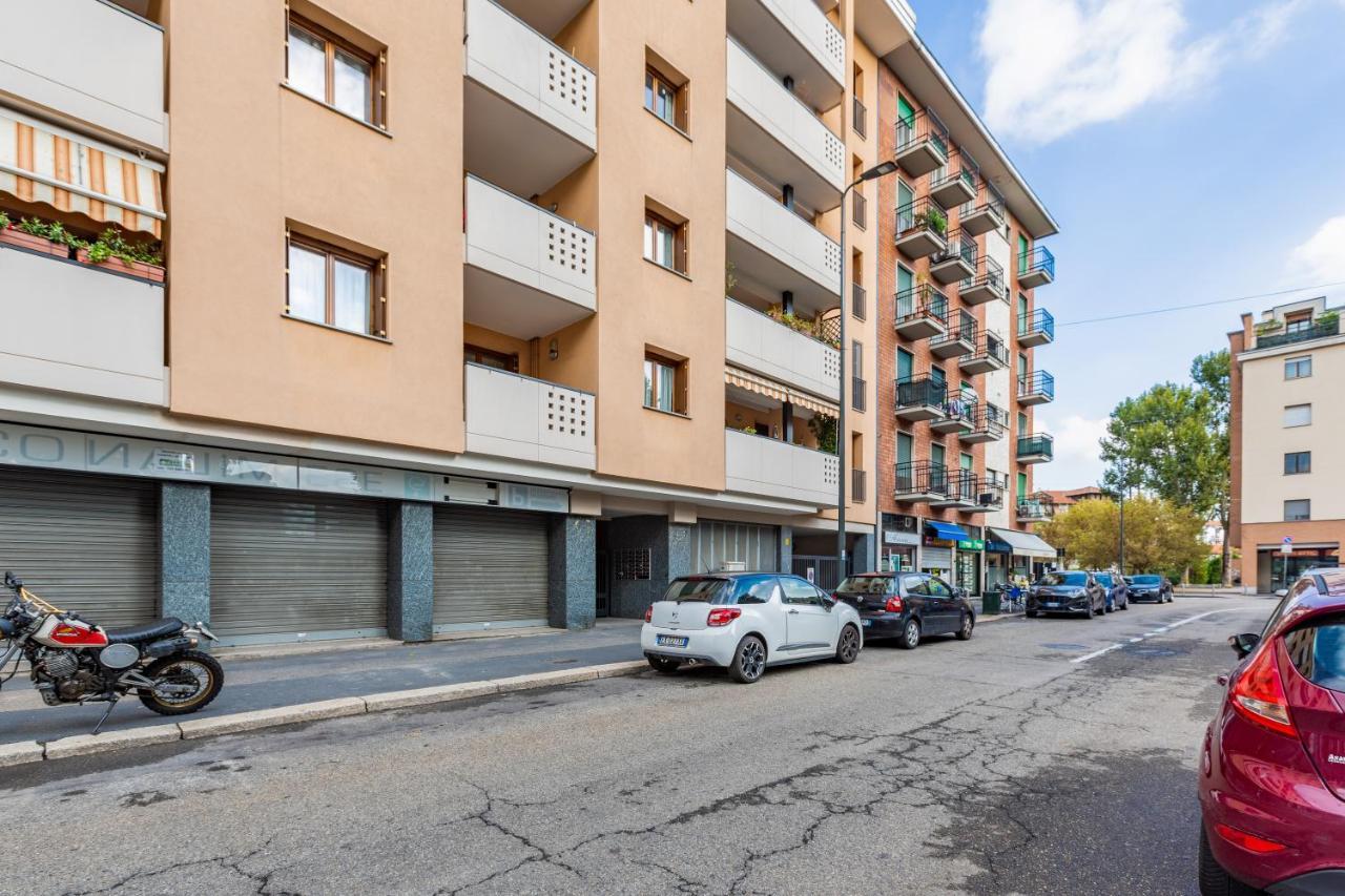Appartement Cozy W/parking 5 Min Walk From The Bus Stop Milaan