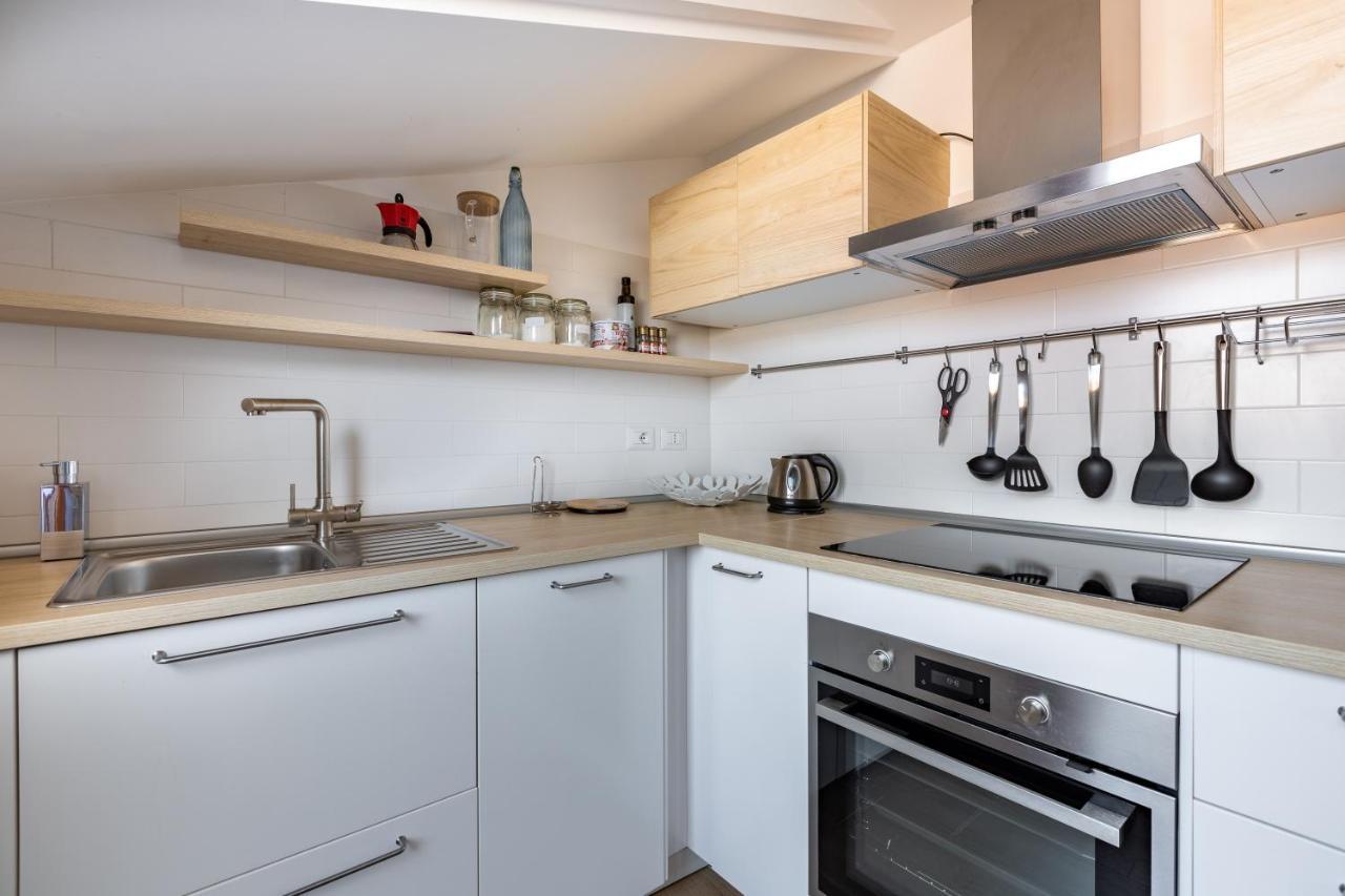 Appartement Cozy W/parking 5 Min Walk From The Bus Stop Milaan